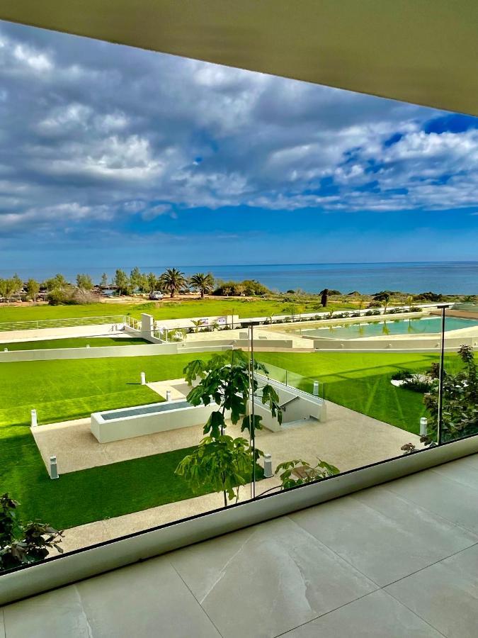 Emerald Suites Протарас Экстерьер фото