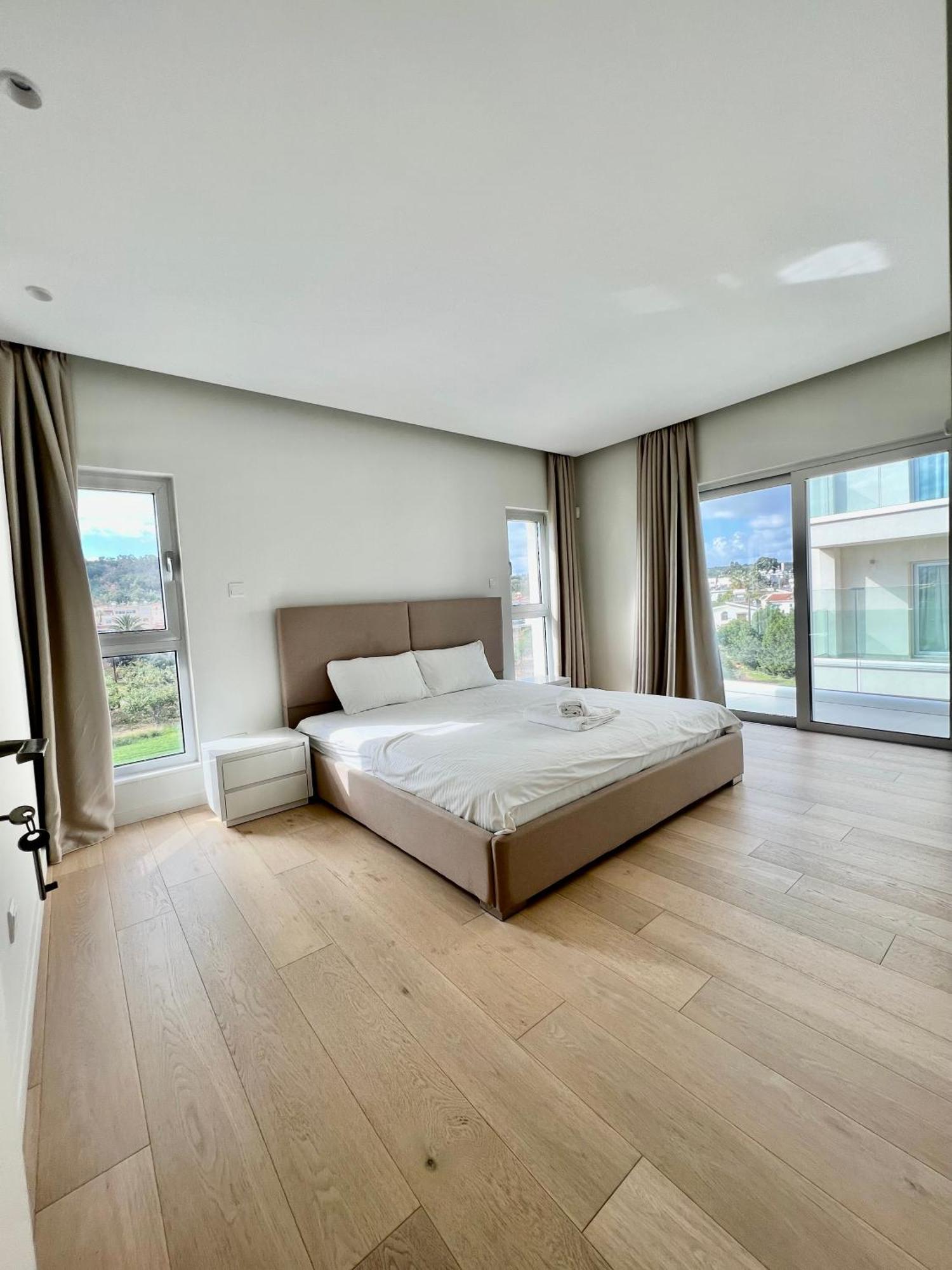 Emerald Suites Протарас Номер фото