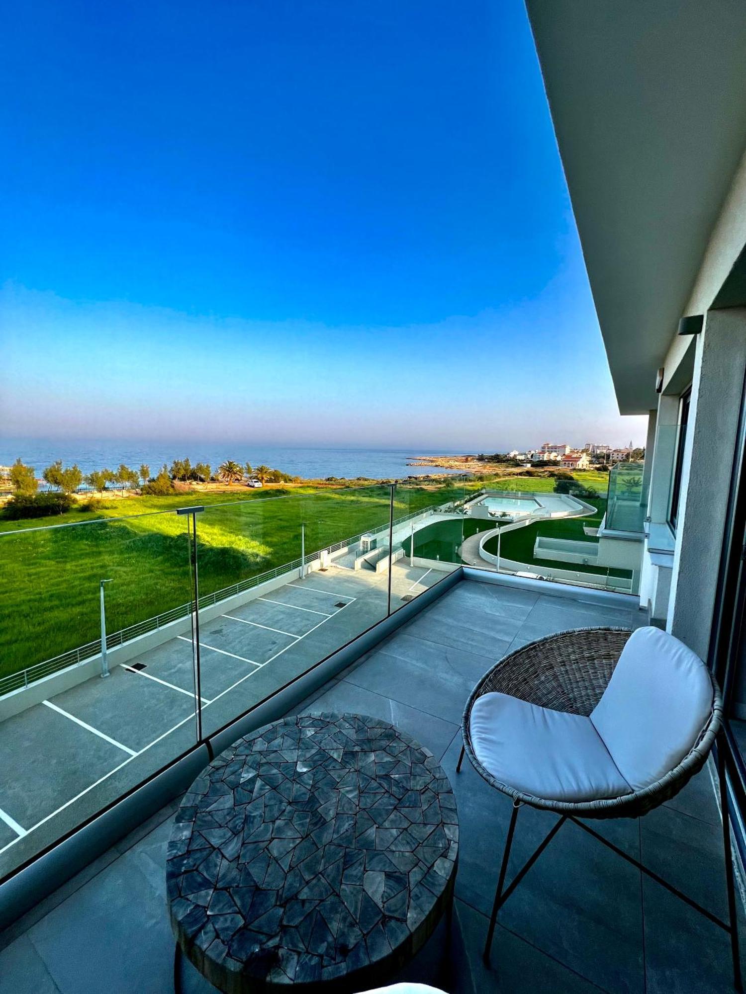 Emerald Suites Протарас Экстерьер фото